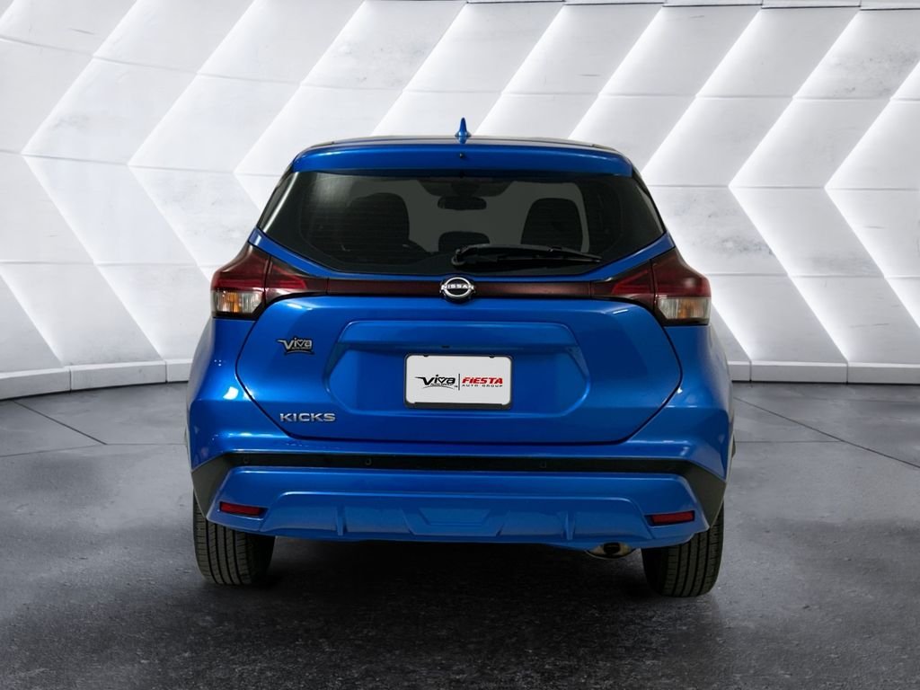 Used 2022 Blue Nissan S image 5