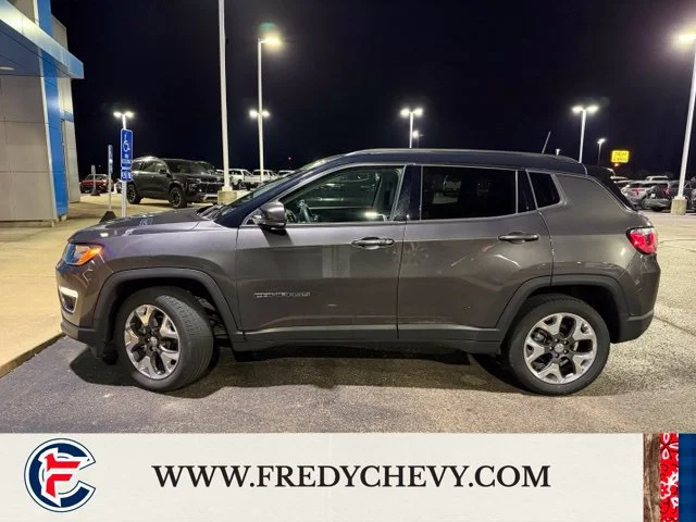 Used 2019 Gray Jeep Limited 4x4 image 8