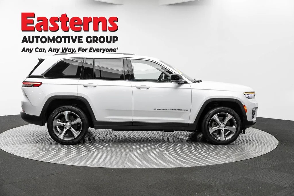 Used 2023 White Jeep 4xe image 4