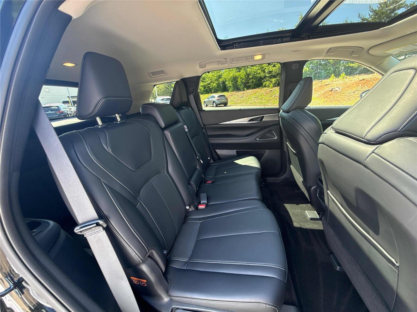 Used 2025 Mineral Black INFINITI LUXE image 29