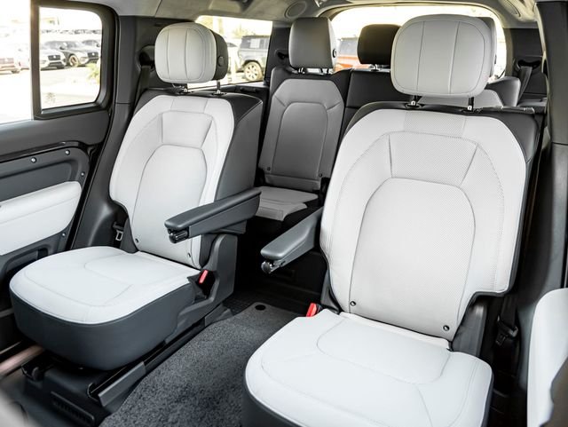 New 2026 Carpathian Grey Land Rover X image 28