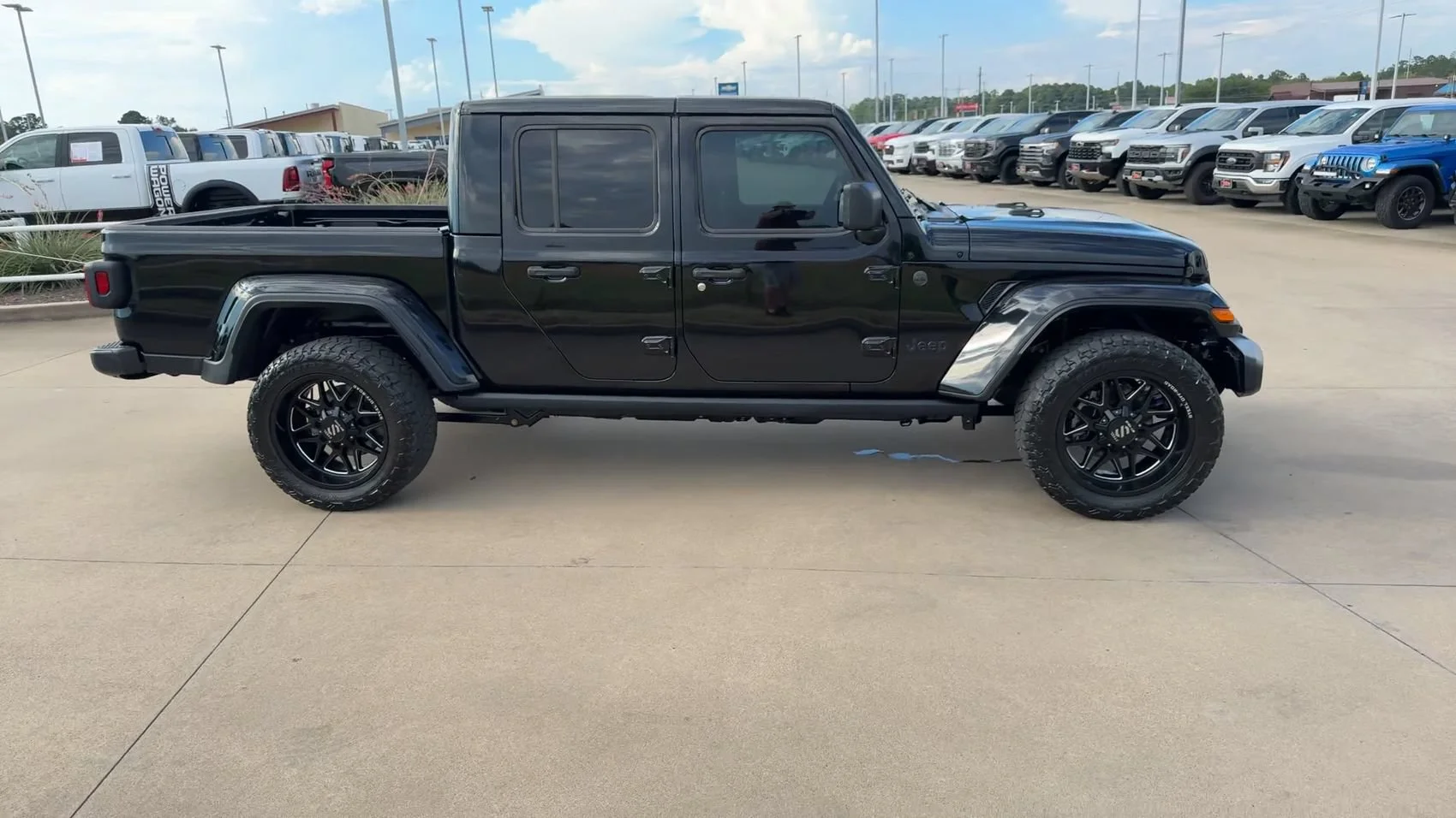 Used 2025 Black Clearcoat Jeep Nighthawk image 2