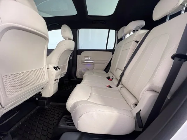 Used 2022 White Mercedes-Benz GLB 250 image 47
