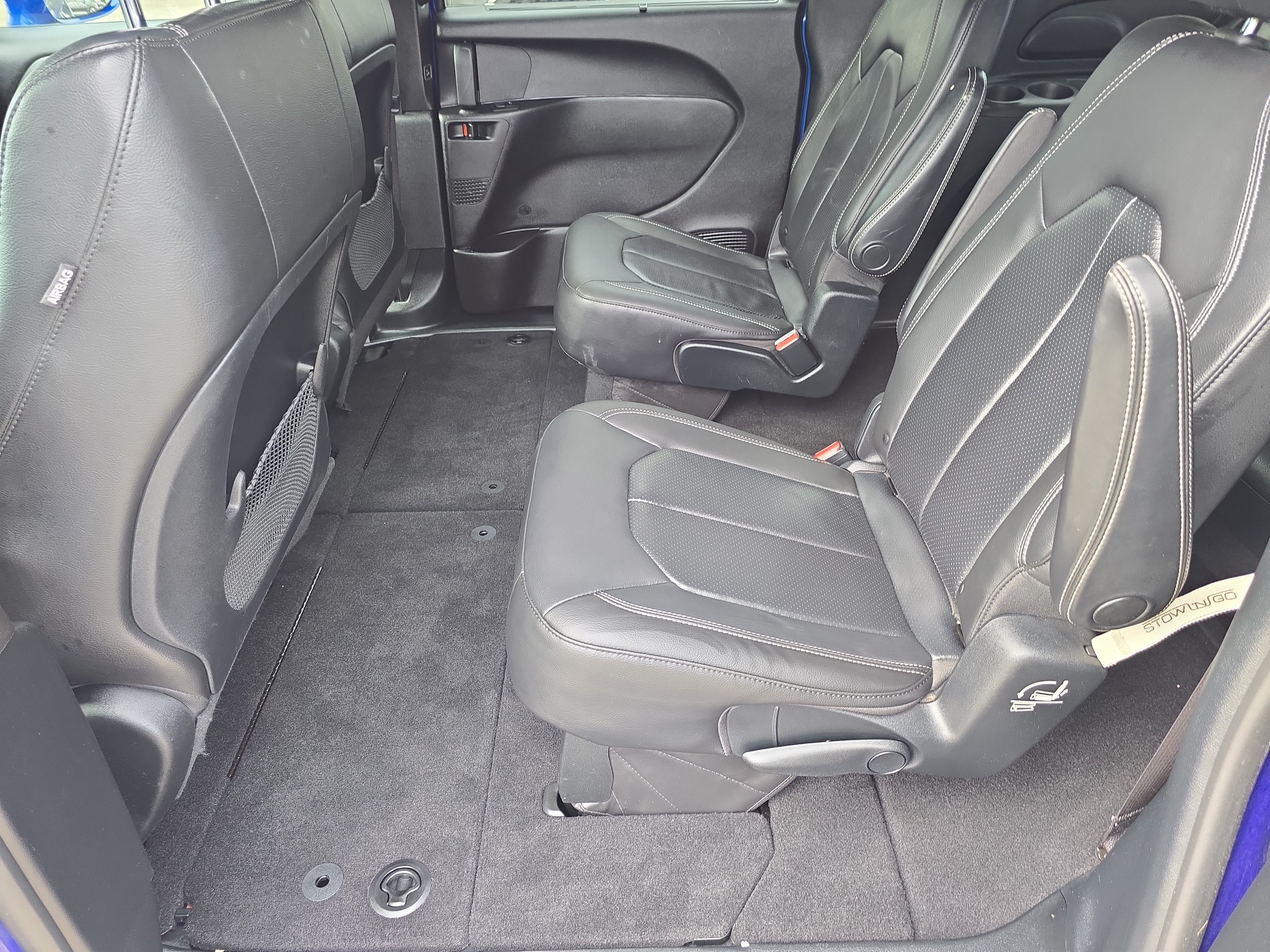 Used 2019 Ocean Blue Metallic Chrysler Touring L image 17