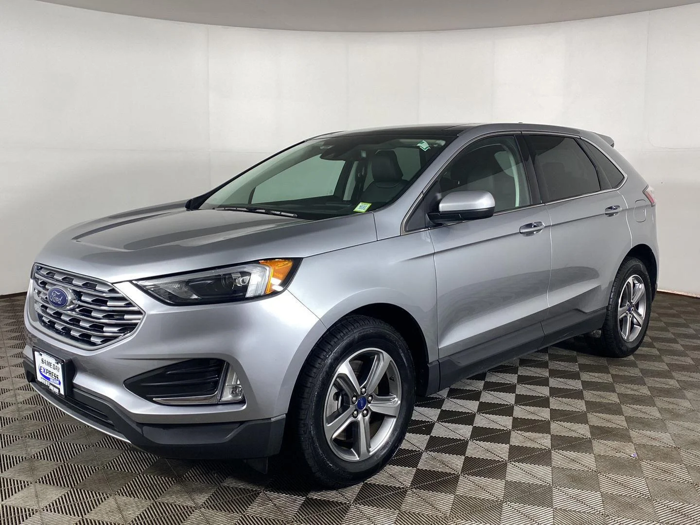 Used 2022 Iconic Silver Ford SEL image 26