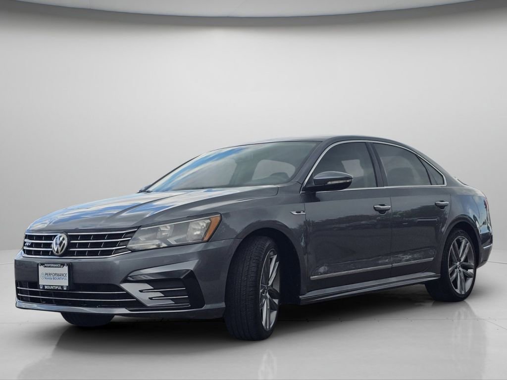 Used 2017 Platinum Gray Metallic Volkswagen R-Line w/Comfort Pkg image 20