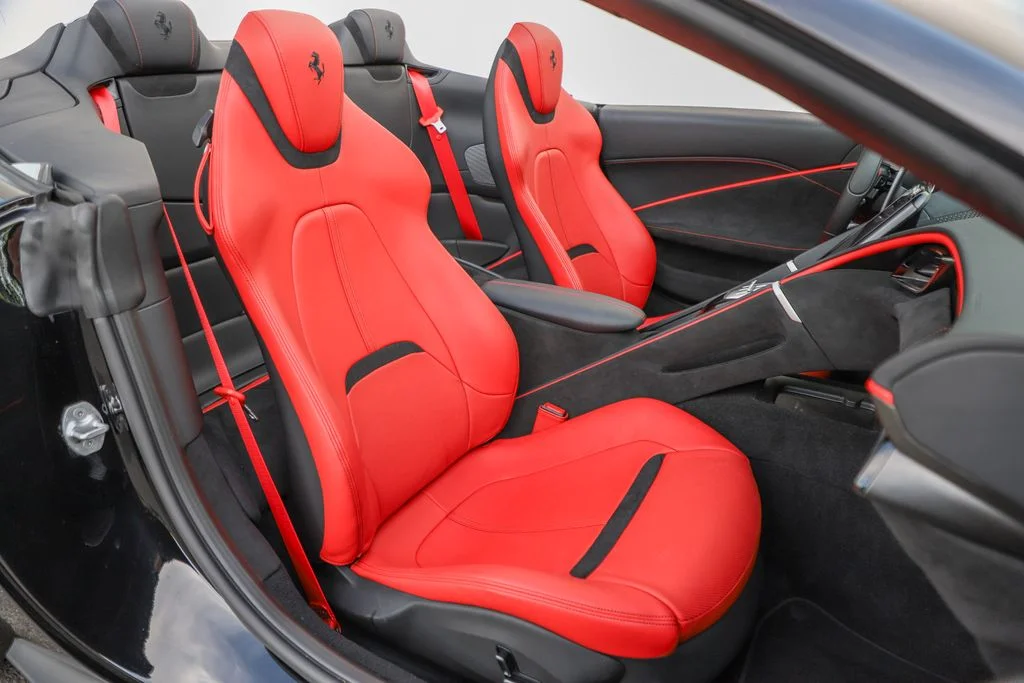 Used 2025 Nero Ferrari Spider image 14