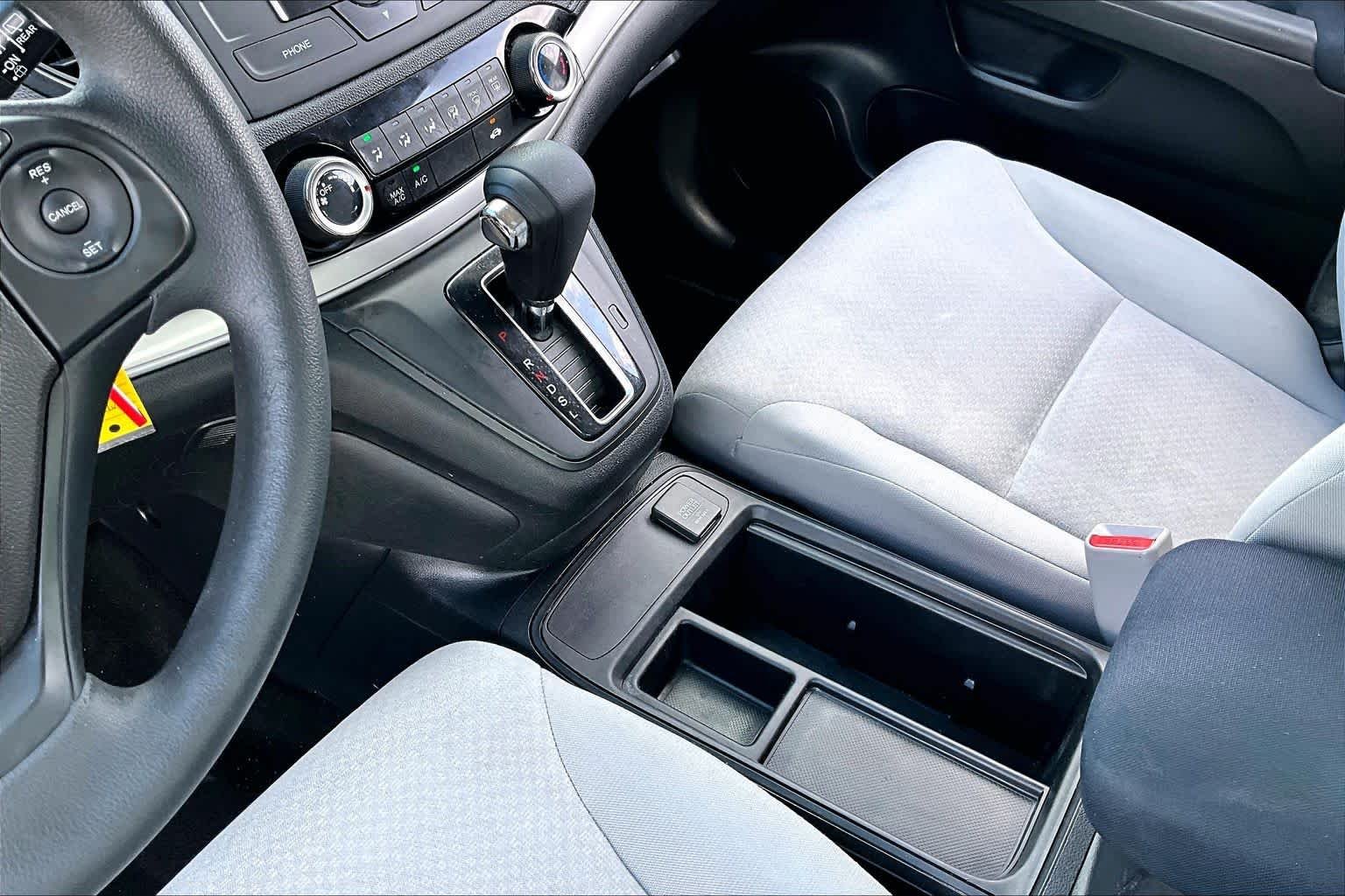 Used 2015 Alabaster Silver Metallic Honda LX image 17