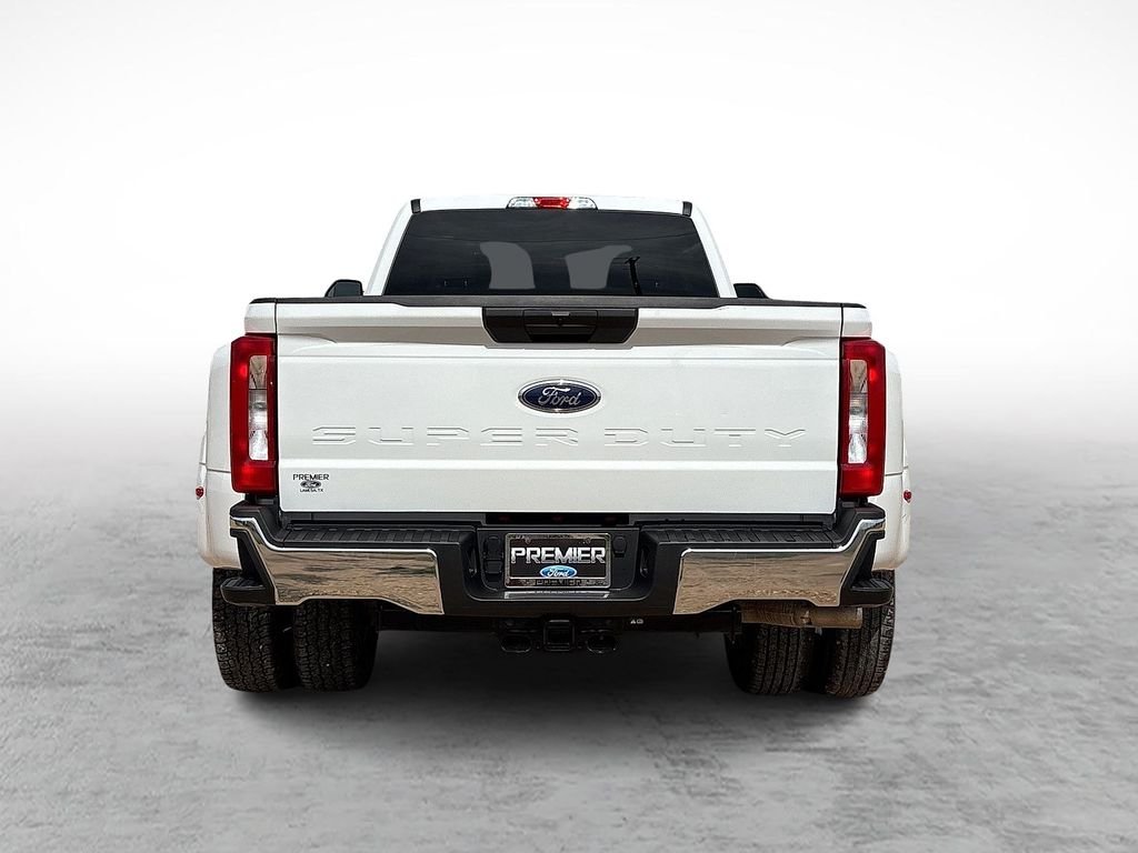 Used 2025 Oxford White Ford XLT image 9
