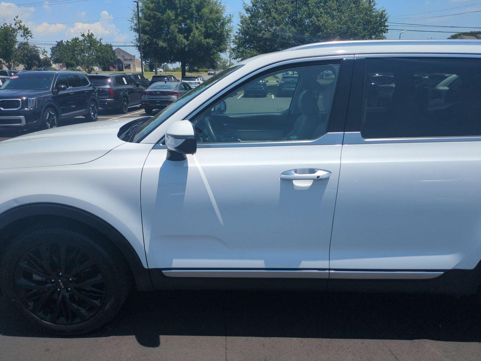 Used 2022 Glacial White Pearl Kia SX image 15