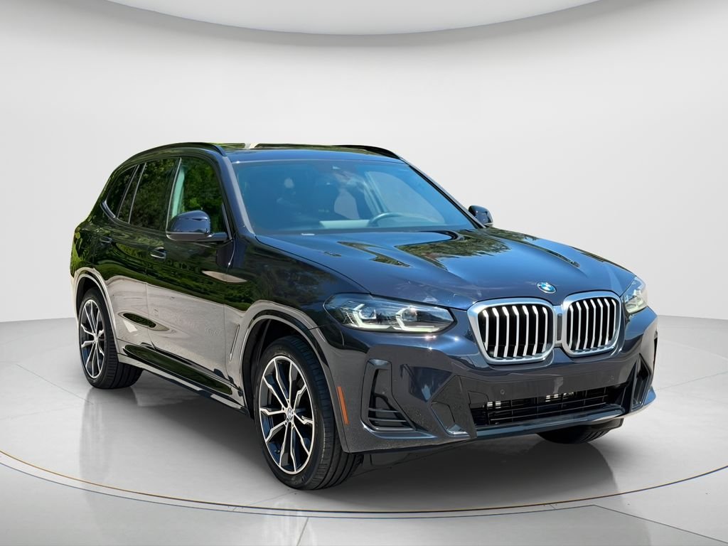Used 2022 Black BMW xDrive30i image 3