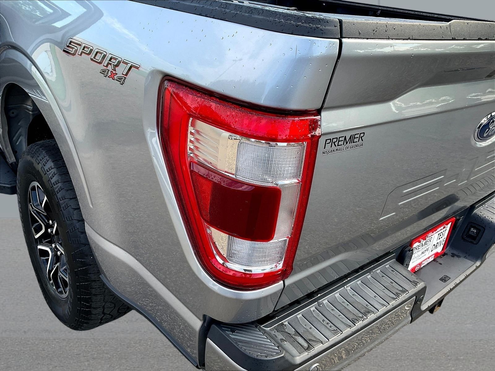 Used 2022 Silver Ford Lariat image 25