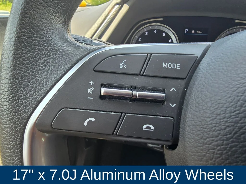 Used 2023 White Hyundai SEL image 25