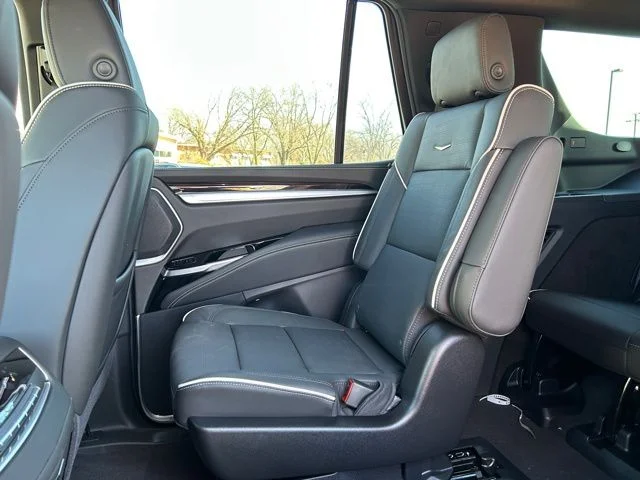 2026 Cadillac Escalade Luxury - Photo 12