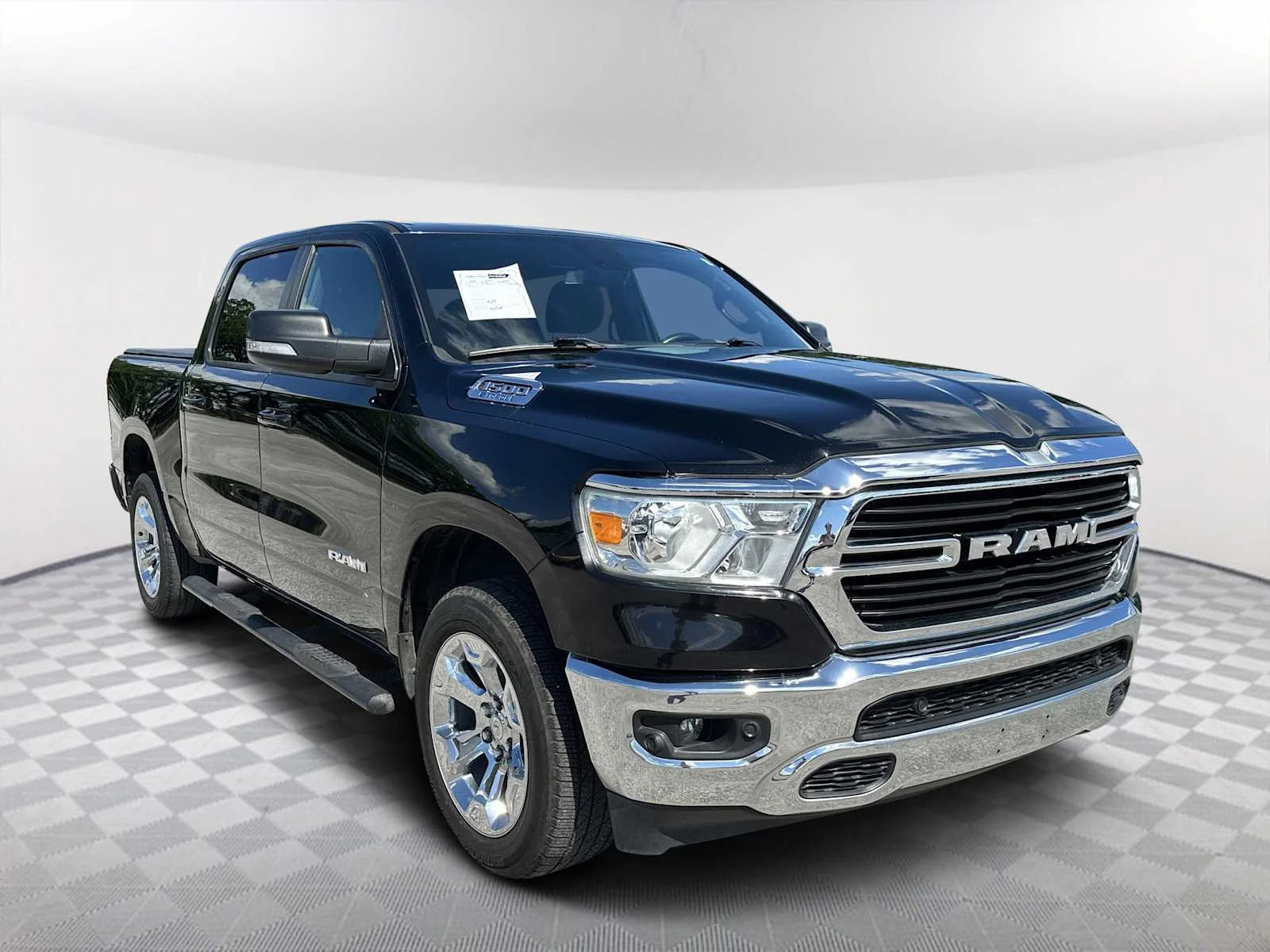 2021 RAM 1500 Big Horn/Lone Star 4x4 Crew Cab 5'7's photo