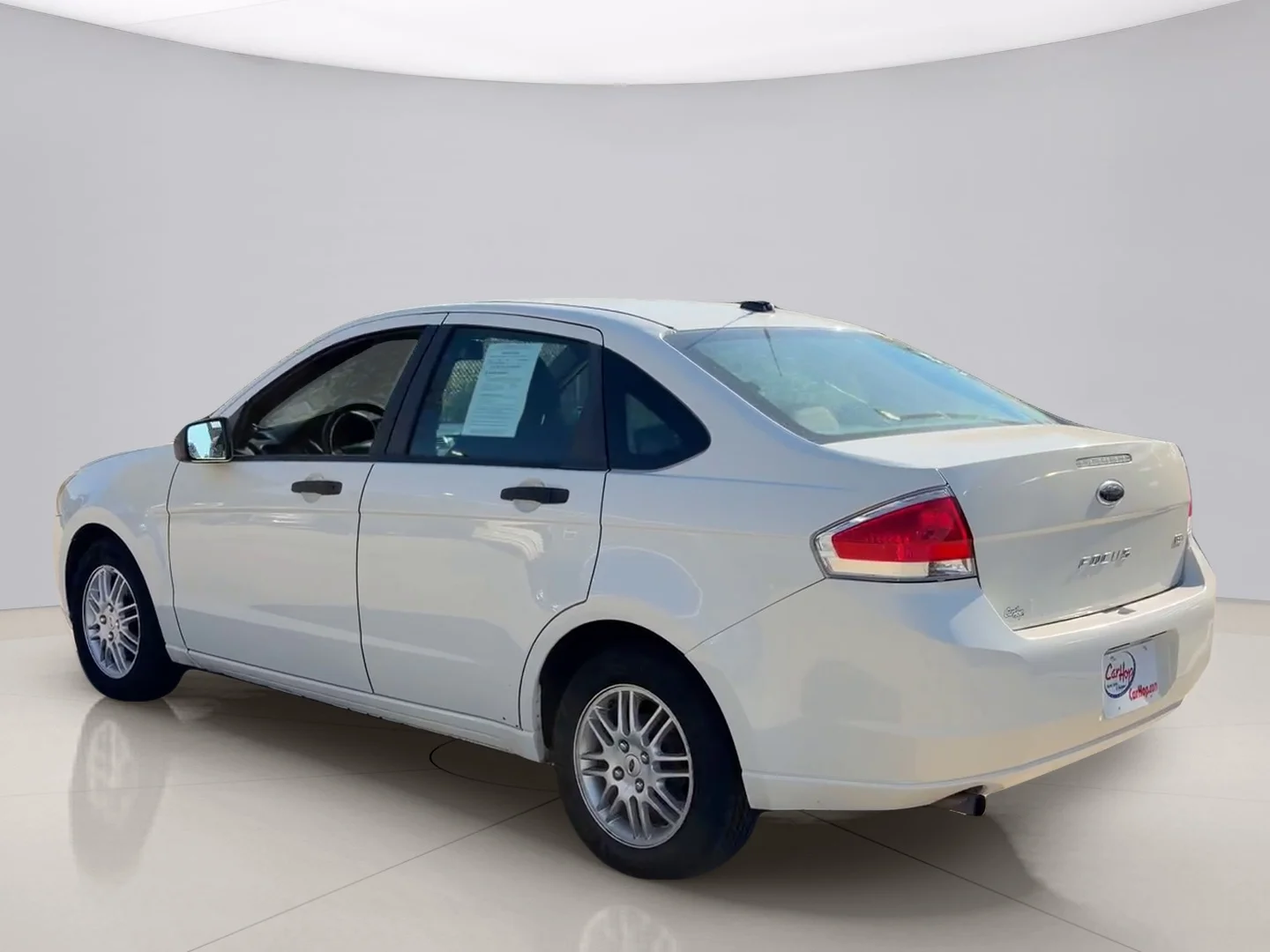 Used 2010 White Ford SE image 3