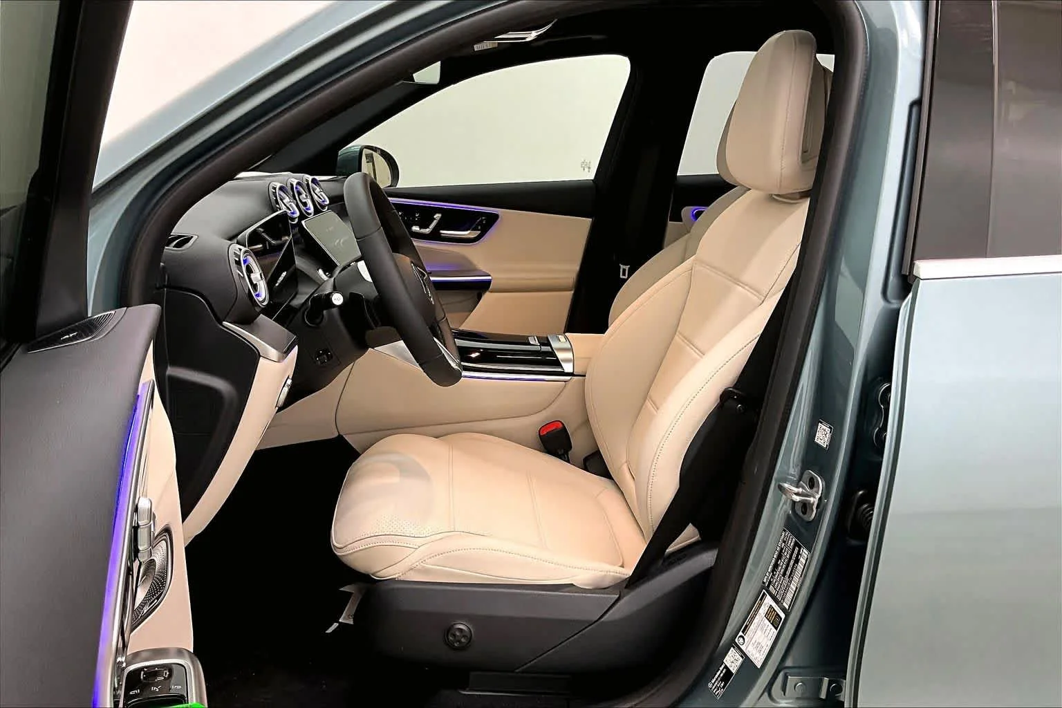 New 2026 Verde Silver Metallic Mercedes-Benz GLC 300 image 9