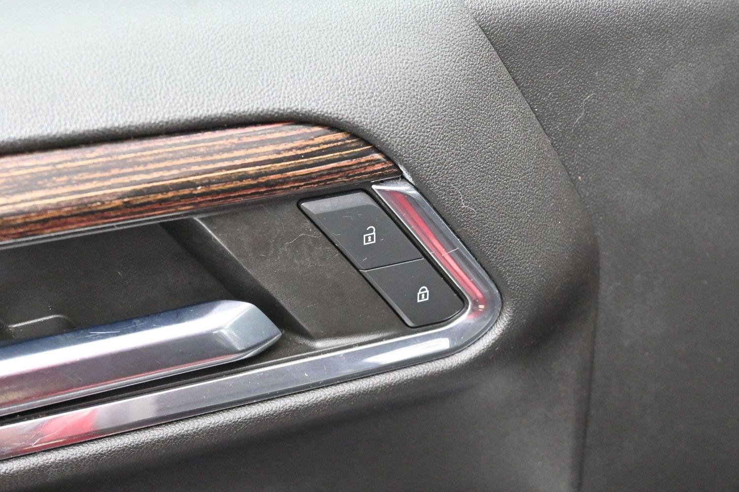 Used 2023 Volcanic Red Tintcoat GMC Elevation image 10