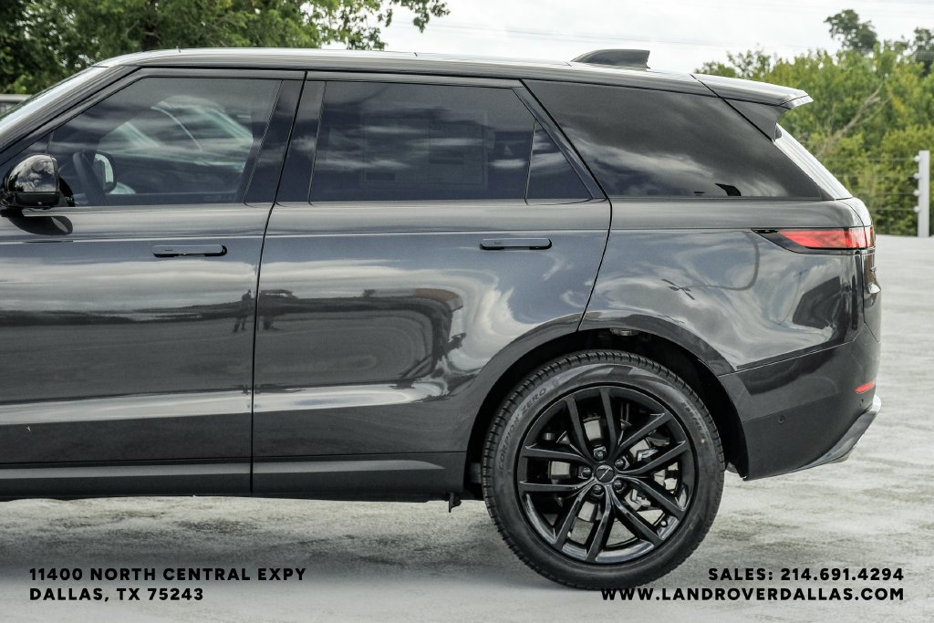 New 2026 Carpathian Gray Land Rover SE image 15