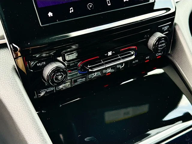 New 2026 Silver Zynith Exterior Paint Jeep Laredo image 10