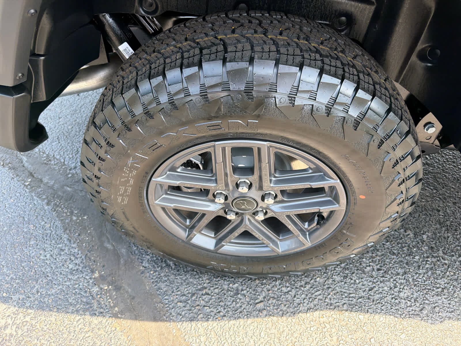 New 2026 Anvil Clear-Coat Exterior Paint Jeep Sport S image 20