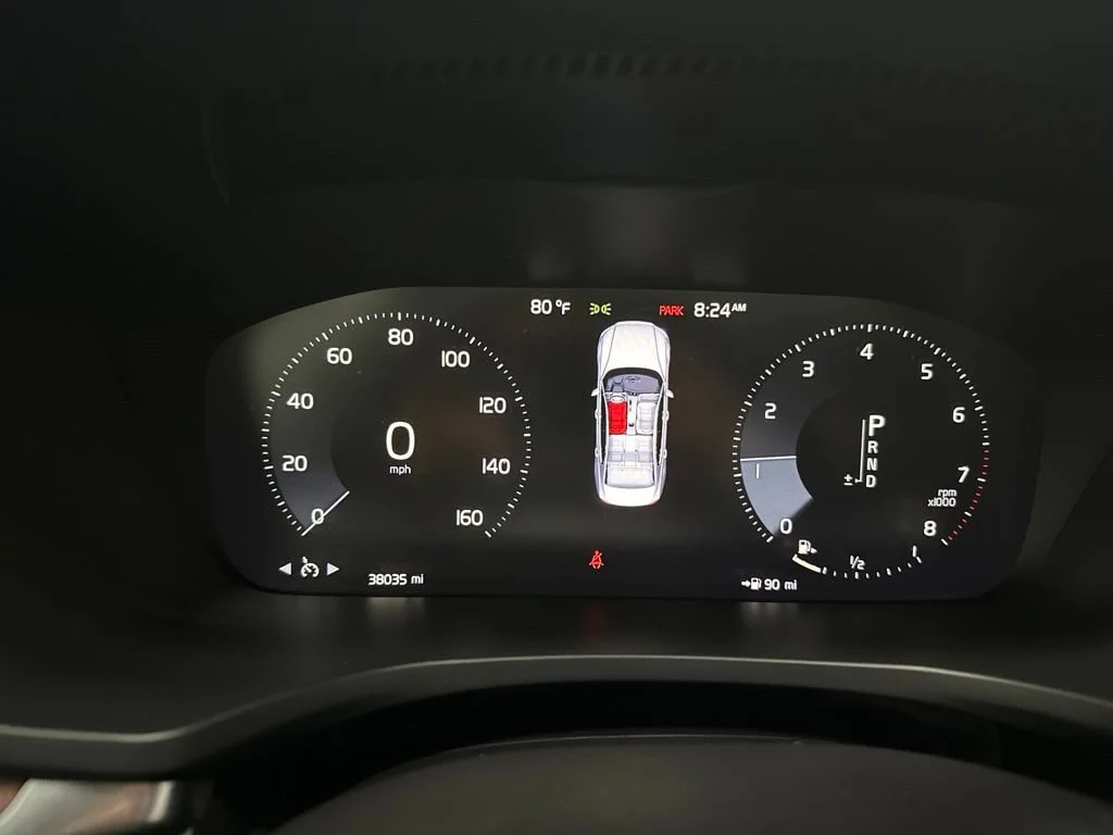 Used 2019 White Volvo T5 Momentum image 15