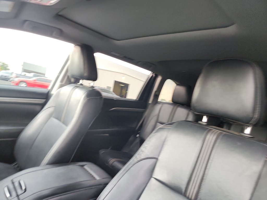Used 2018 Blizzard Pearl Toyota SE image 22