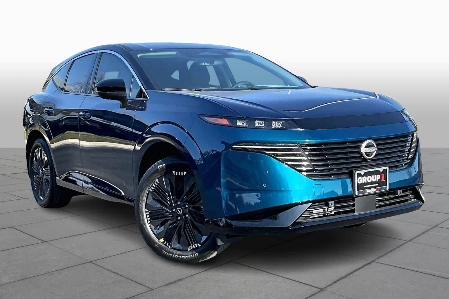 New 2026 Aurora Blue Pearl Metallic / Super Black Two-tone Nissan Platinum image 2