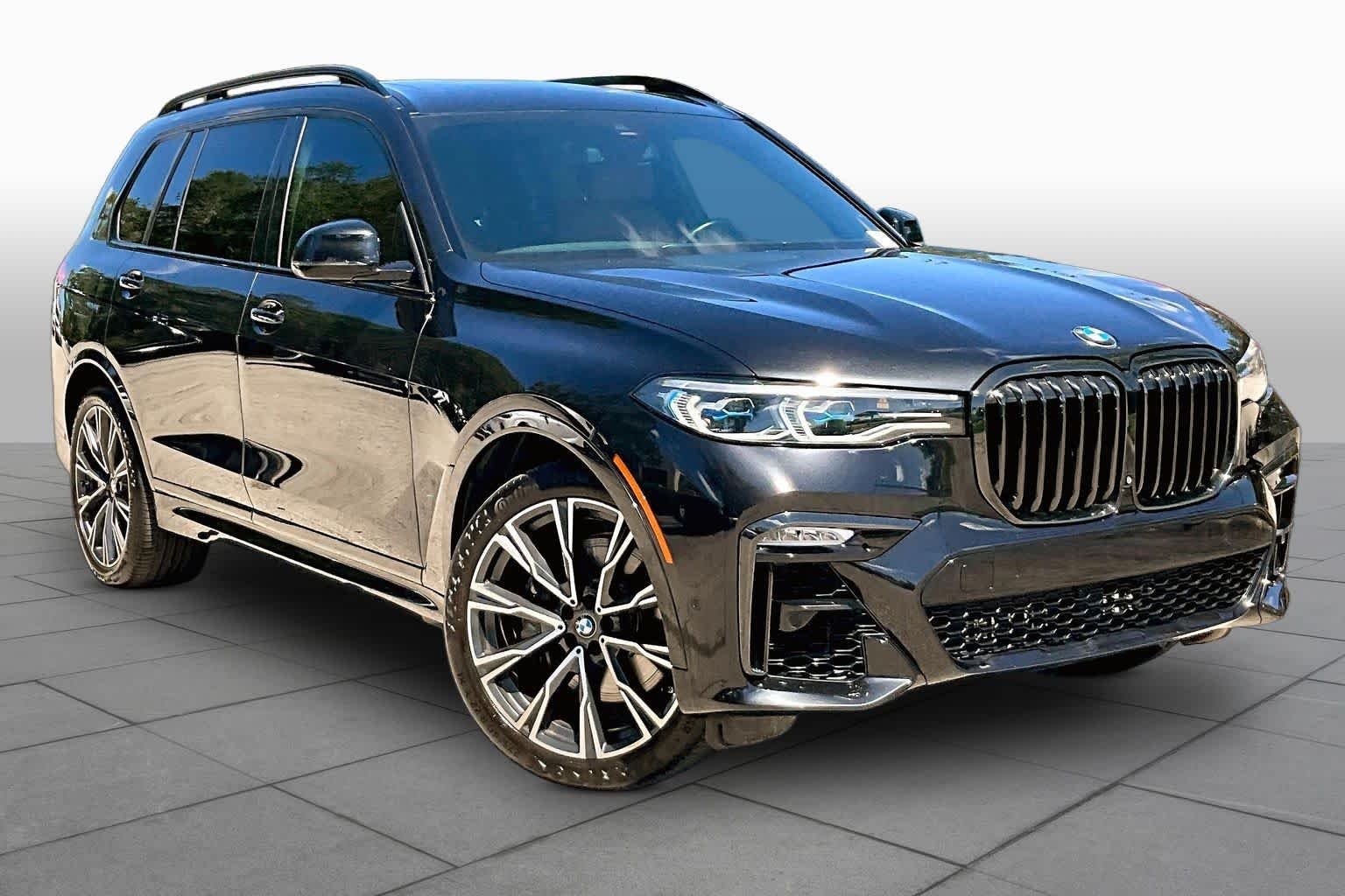 Used 2021 Black Sapphire Metallic BMW M50i image 3