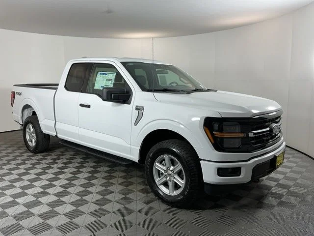 New 2026 Oxford White Ford XLT image 3