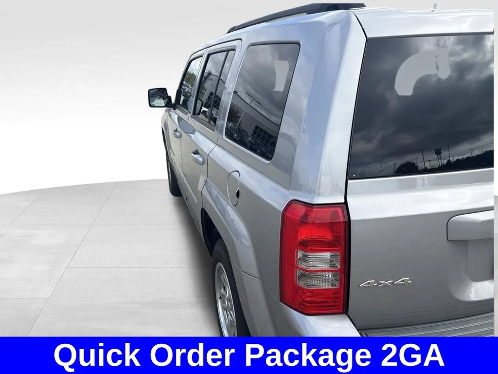 Used 2015 Silver Jeep Sport image 4