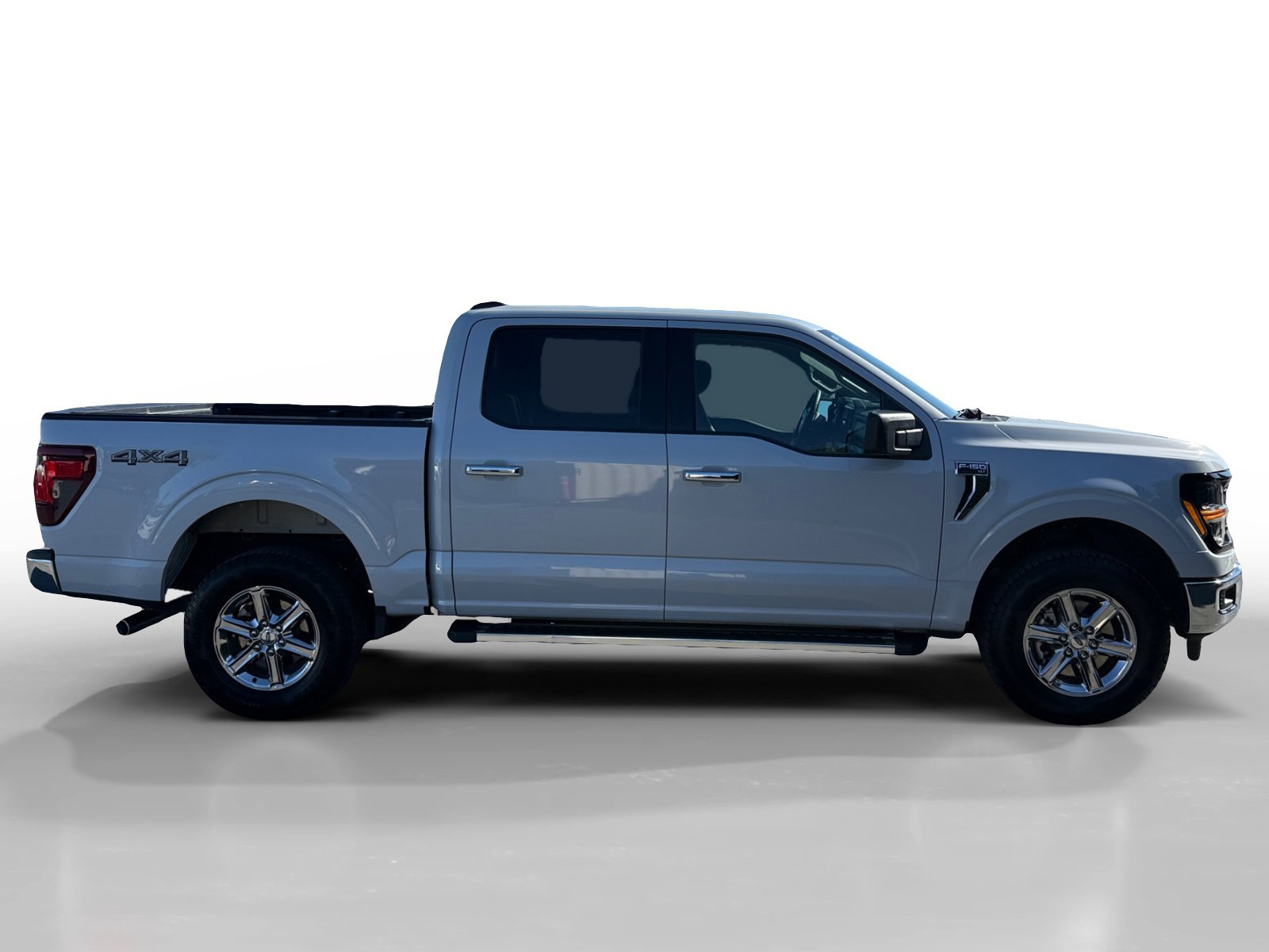 Certified Used 2025 White Metallic Ford XLT image 6