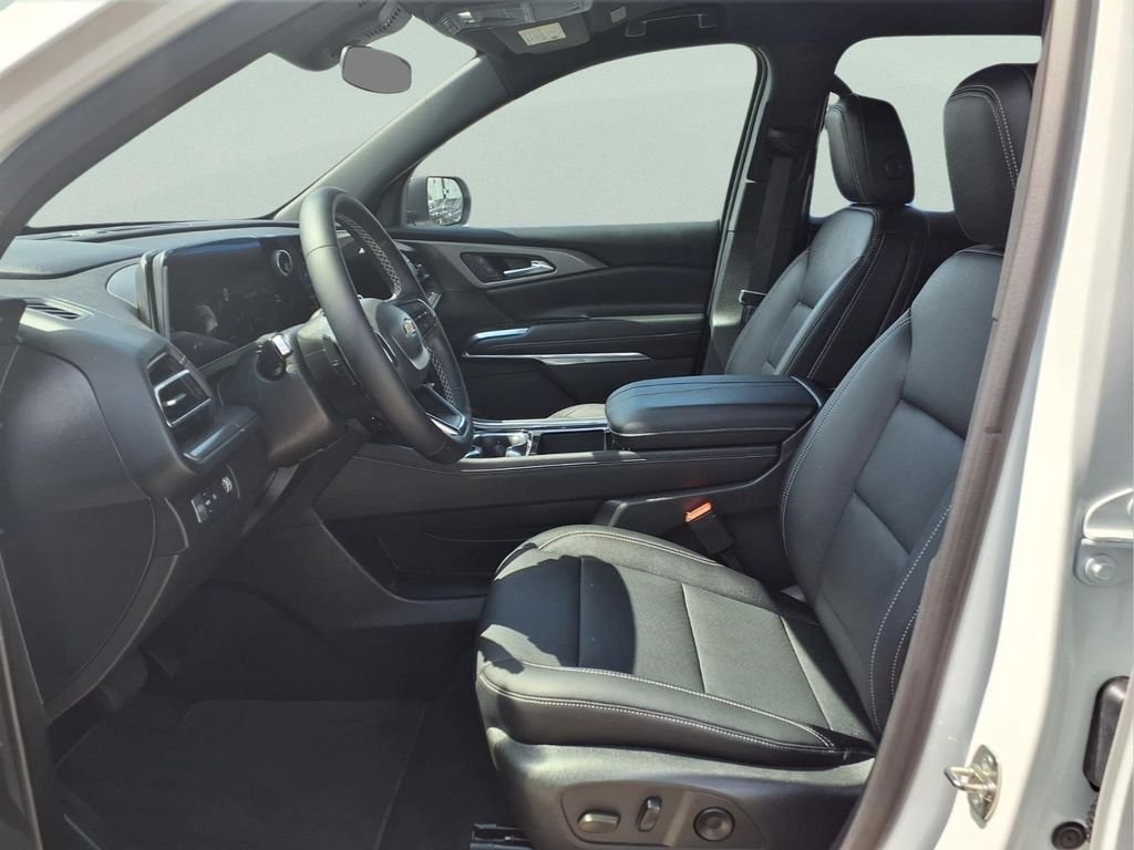 Used 2026 White Chevrolet LT image 12
