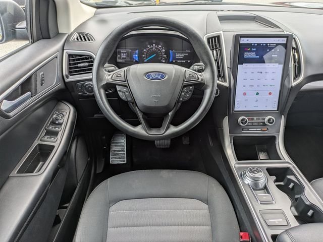 Used 2022 Green Ford SE image 17