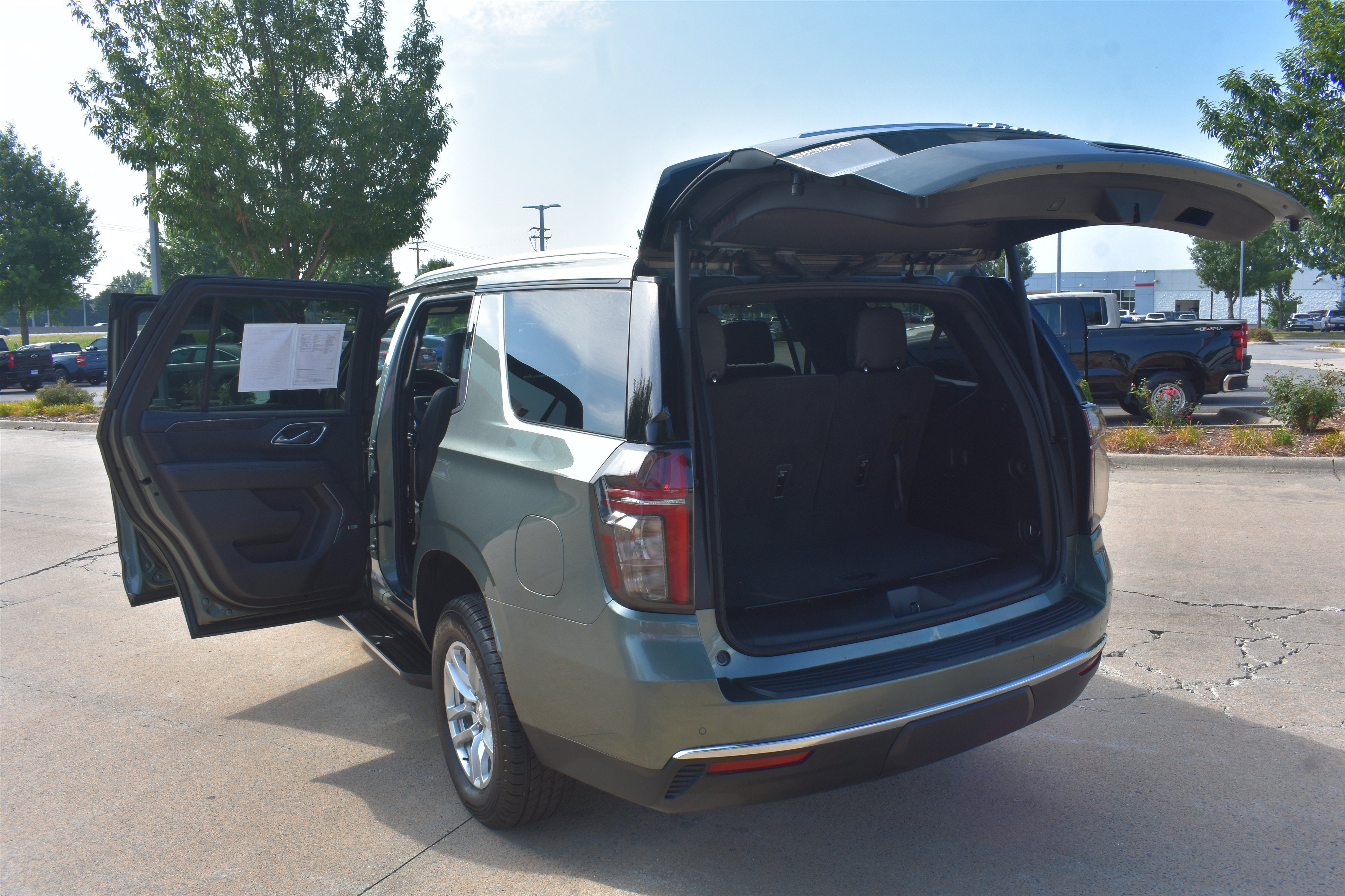 2023 Chevrolet Tahoe LT - Photo 17