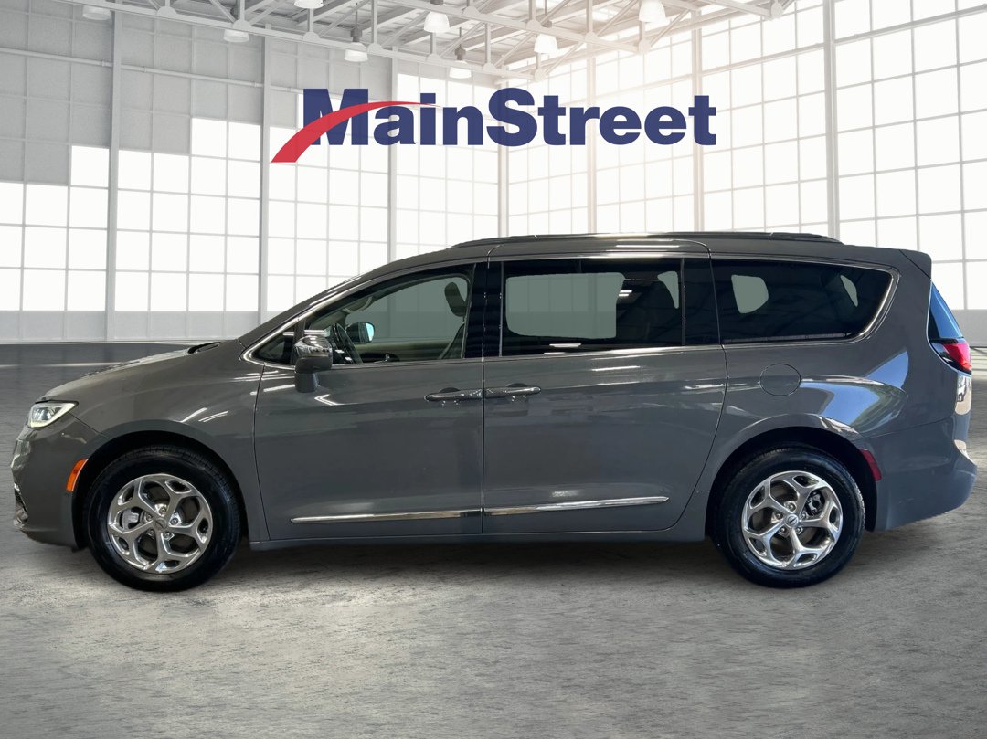 Used 2021 Chrysler Pacifica Limited with VIN 2C4RC3GG0MR594801 for sale in Kansas City