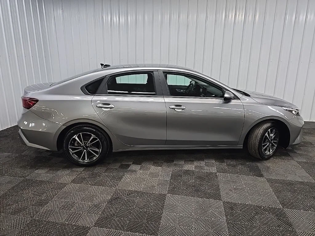 Used 2024 Gray Kia LXS image 2