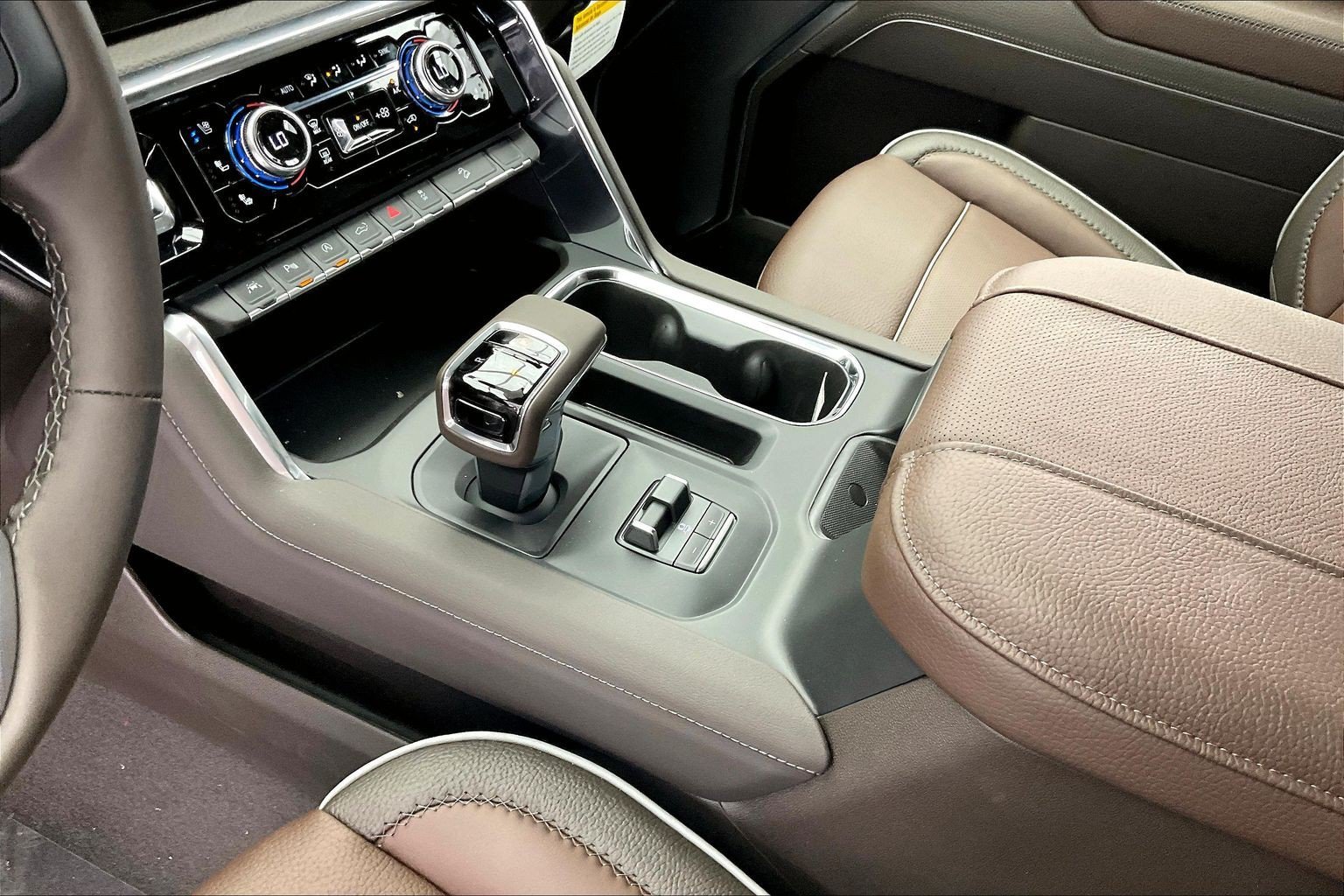 2026 GMC Sierra 1500 Denali - Photo 8