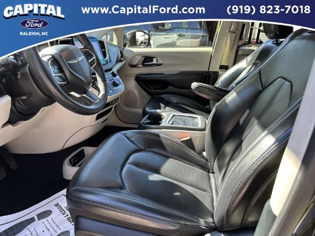 Used 2023 Black Chrysler Touring L image 19