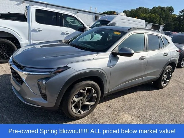 Used 2024 Gray Chevrolet LT image 3
