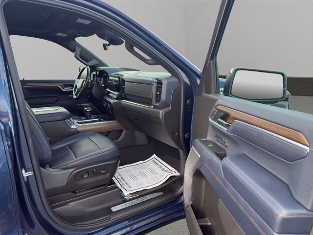 Used 2022 Northsky Blue Metallic Chevrolet High Country image 25