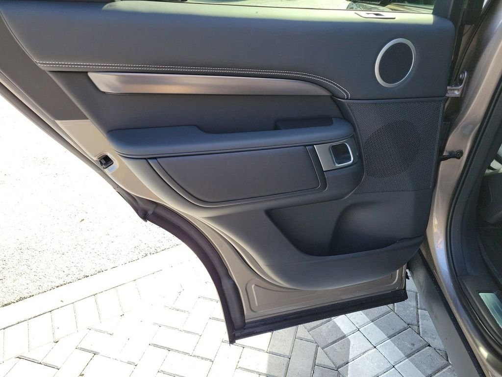 New 2025 Lantau Bronze Land Rover Metropolitan Edition image 21