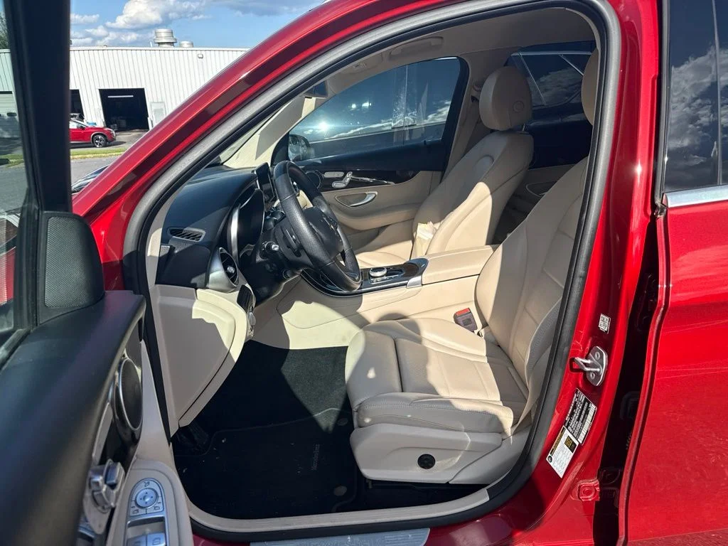 Used 2019 Red Mercedes-Benz GLC 300 image 5