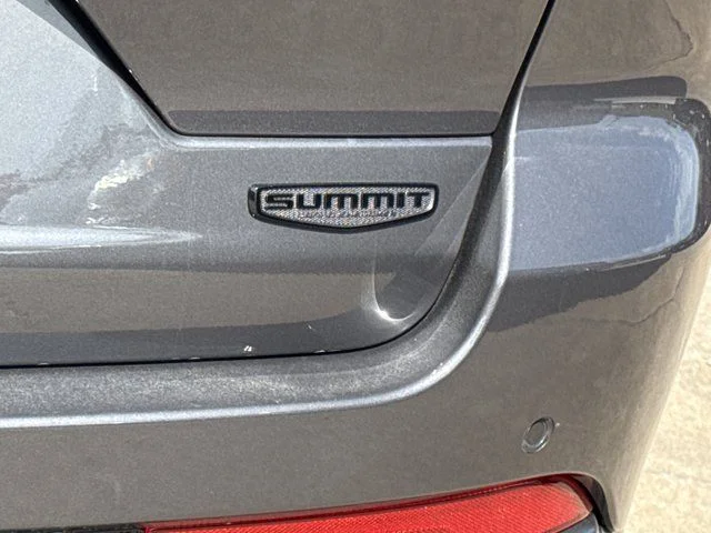 New 2026 Baltic Gray Metallic Clear-Coat Exterior Paint Jeep Summit image 9