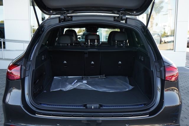 New 2026 Graphite Grey Metallic Mercedes-Benz GLC 300 image 37