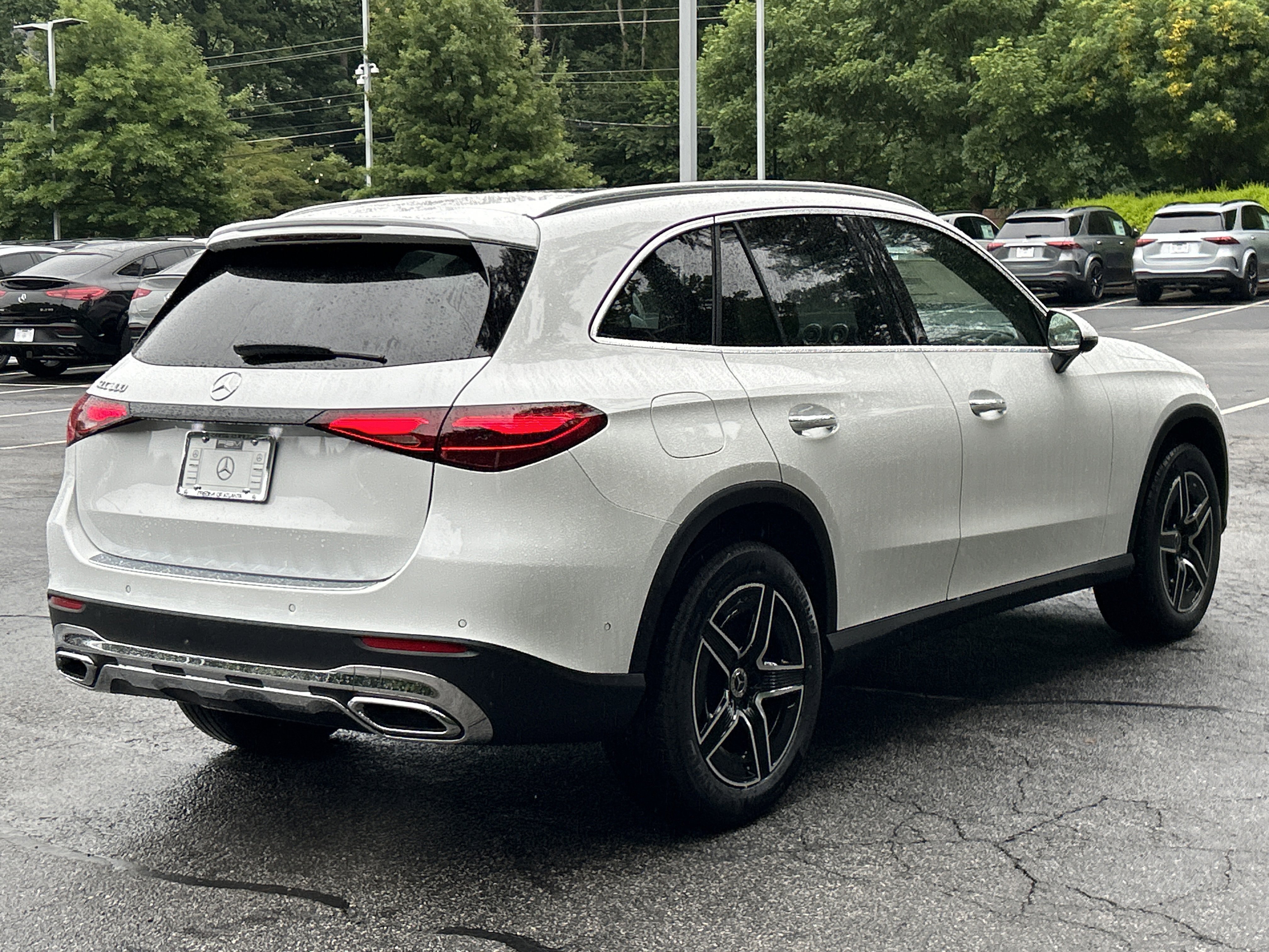 New 2026 MANUFAKTUR Moonlight White Metallic Mercedes-Benz GLC 300 SUV image 6
