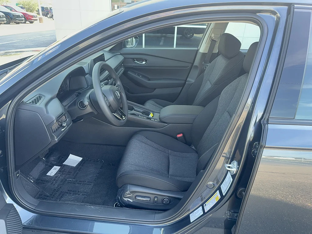 New 2026 Meteorite Gray Metallic Honda SE image 10