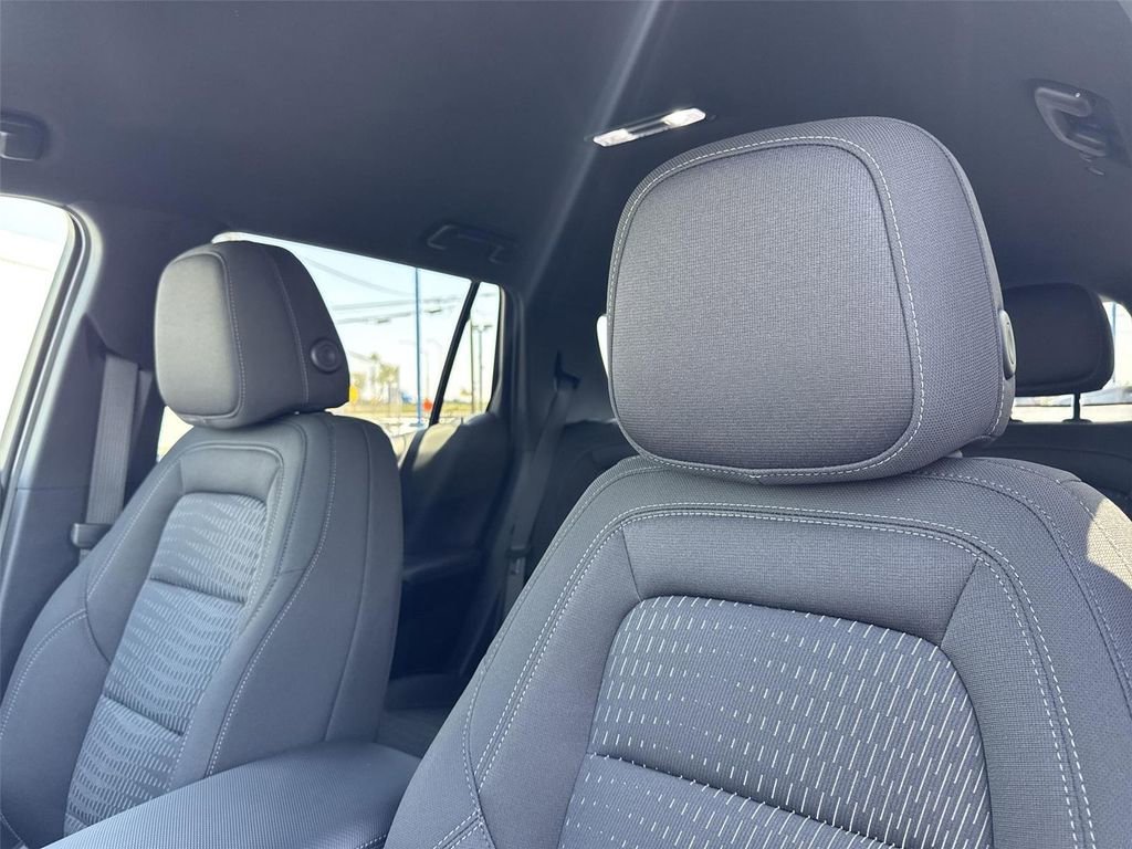 New 2026 Mosaic Black Metallic Chevrolet LT image 24