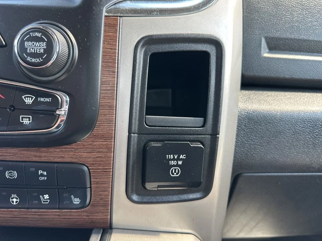 Used 2014 Red Ram Laramie image 39
