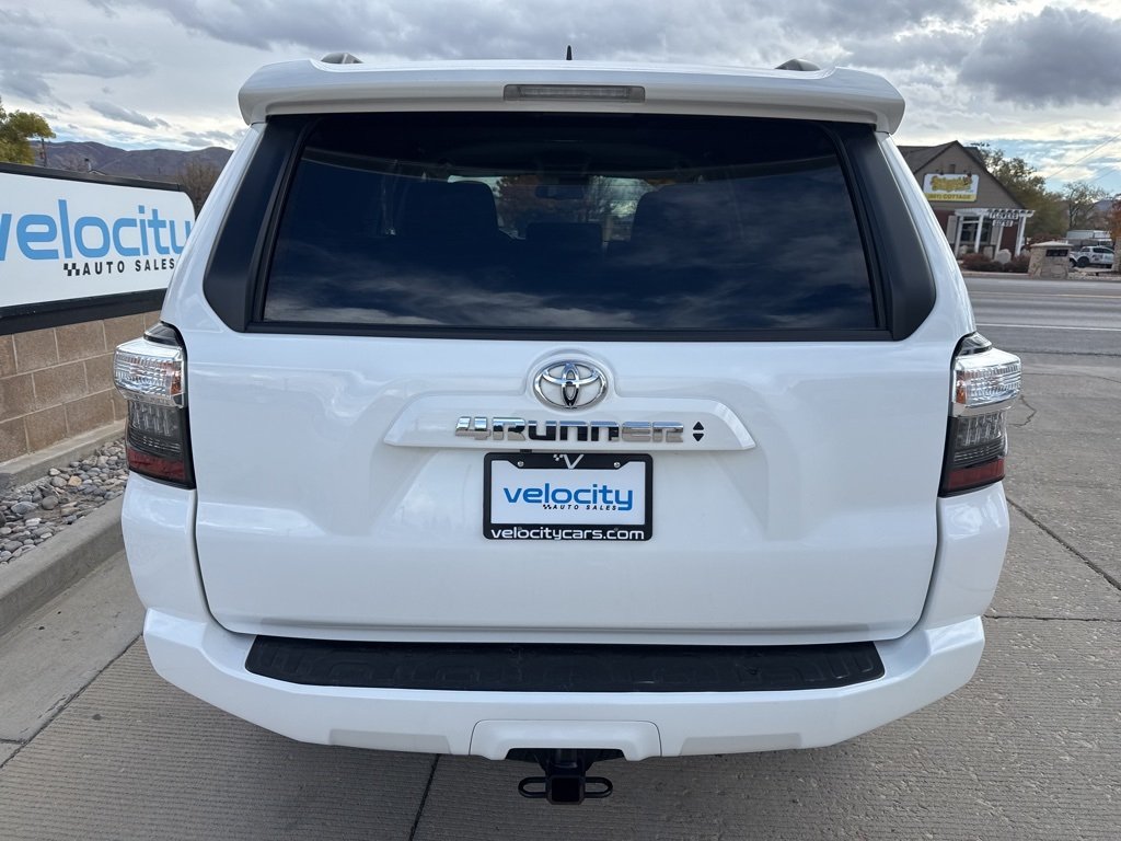 2024 Toyota 4Runner SR5 photo 4